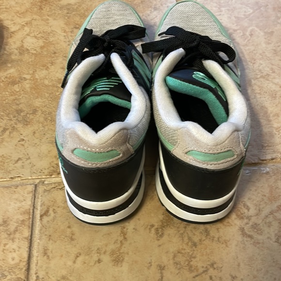 New balance shoes 7 - Picture 4 of 4